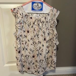 NWT Beautiful floral top